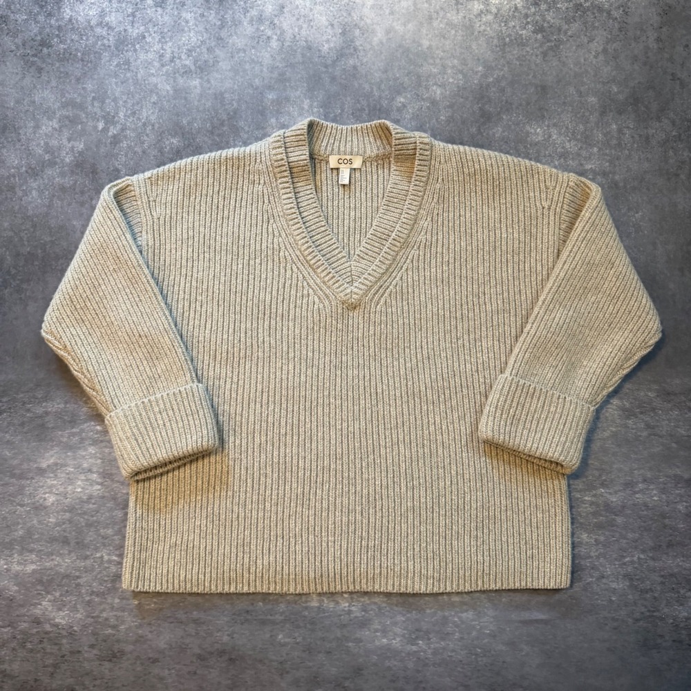 COS Oversized Ribbed V-Neck Sweater Oatmeal Beige Chunky Knit Men's Size Medium